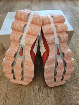 Bežecké tenisky Cloudsurfer On, veľkosť 37 - 2