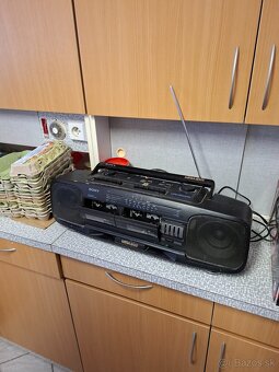 Kazetové radio. - 2