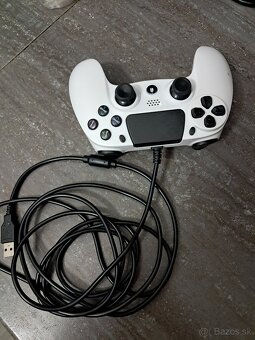 Ovladač na ps4 - 2
