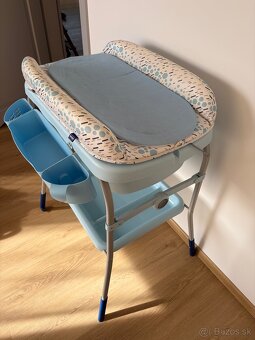 Prebalovací pultík s vaničkou Chicco - 2