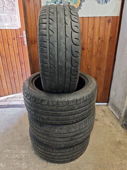 235/45 R17 94W - 2
