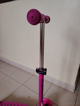 Kolobežka detská s LED koliaskami - 2