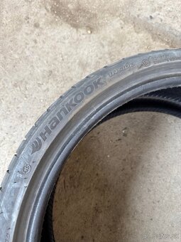 215/35R19 - 2