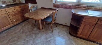 Velká kuchyně z masivu se spotřebiči, 4784 - 2