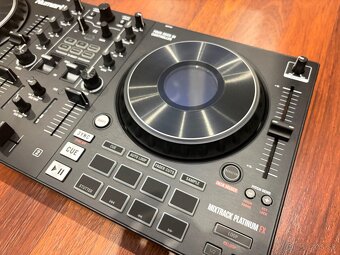 Numark Mixtrack Platinum FX - 2