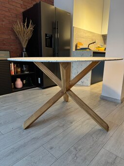 Predám jedálenský stôl •119cm• - 2