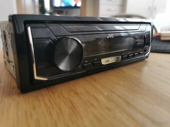 Plne funkčné autorádio JVC - 2