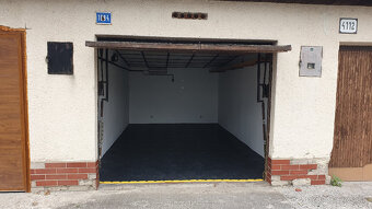 Garáž z reklamnou plochou v centre mesta Zvolen - 2