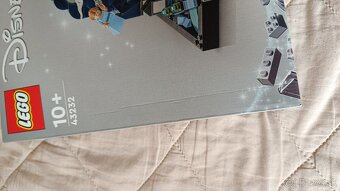 LEGO® Disney 43232 Let Petra Pana a Wendy nad Londýnom - 2