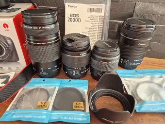 Fotoaparát Canon s príslušenstvom - 2