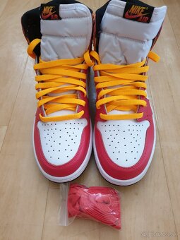 Nike Air Jordan 1 Retro High OG Light Fusion Red
- 2