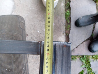 ocelovy ram, stolik - 2