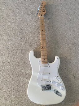 Fender Squier Stratocaster - 2