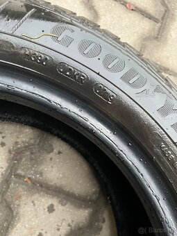 Predám pneu - 2