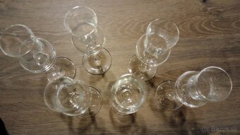 Poháriky na stopke na alkohol - 2