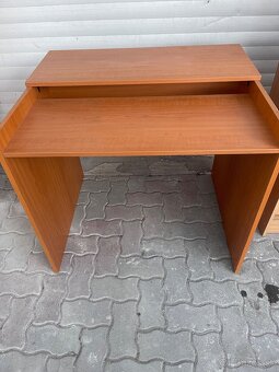 Pisaci stôl - 2
