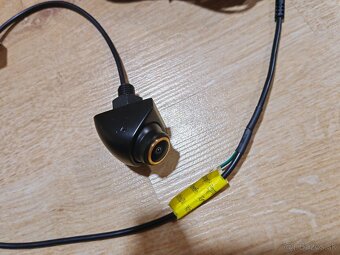 Cúvacia/parkovacia kamera - 2