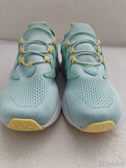 Nazúvacie tenisky veľ.35 - 2