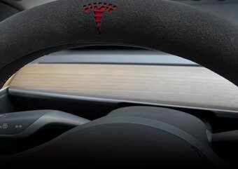 Predám kryt volantu z Alcantary na Tesla model 3/Y 36cm - 2