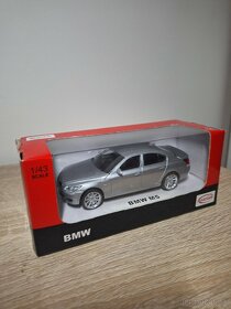 BMW M5 e60 1:43 Rastar. - 2