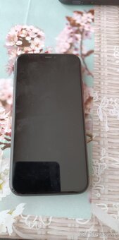 Predám Iphone 11 - 2