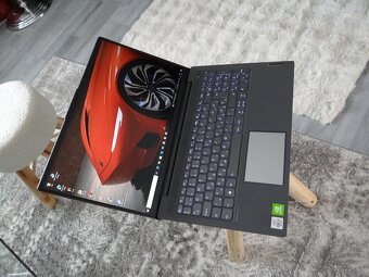 15.6" Lenovo 5/Core I5/ 8GB RAM/ 256GB SSD/ 2xGrafika. - 2