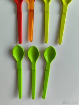 dizajnové a funkčné farebné lyžičky Tupperware 12ks - 2