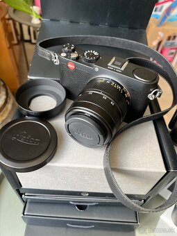 Leica X Vario + Leica EVF2 a veľa príslušenstva. - 2