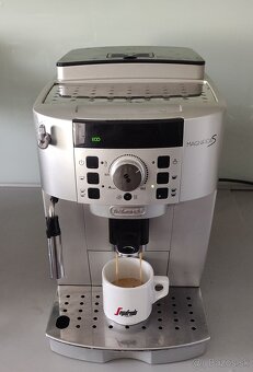 Predam kavovar Delonghi Magnifica S - 2