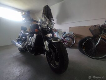 TRIUMPH ROCKET III - 2