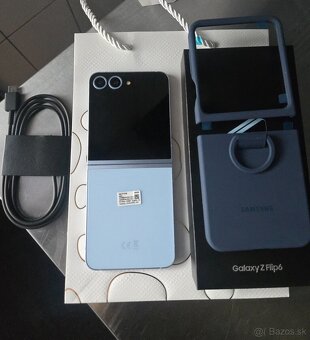 Samsung z Flip 6 256GB Light Blue - 2