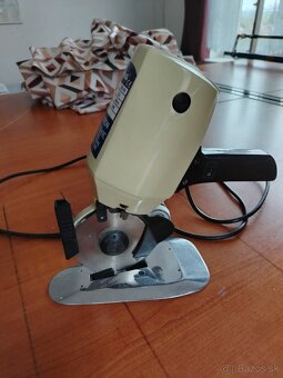 Kotúčová rezačka na textil dayang - 2