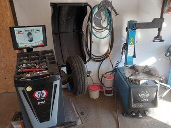 Rovnanie ALU diskov, pneuservisné práce - 2