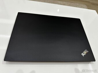 Notebook Lenovo E14 - Core i5-10210U, 8GB, 256GB SSD, Win11 - 2