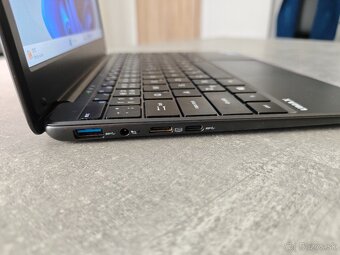 UMAX VisionBook N12R - 2