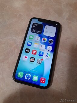 iPhone 11 / 64GB Black - 2
