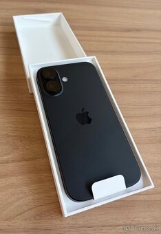 Apple iPhone 16 128GB - 2