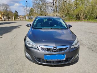 Opel Astra J 1,4 74 kw - 2