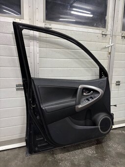 Toyota rav 4 dvere - 2