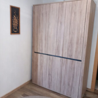 Šatníková skriňa - 2