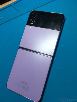 Samsung galax z Flip 4 8GB/128GB - 2
