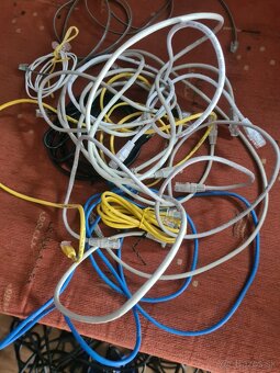 Sietové kable na modem a router - 2