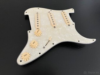 Kompletný pickguard Fender American Standard - 2