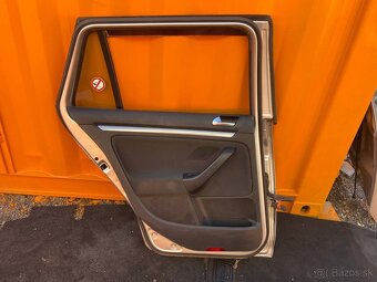 Predám zadné ľavé dvere na Volkswagen Golf VI kombi - 2