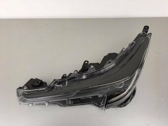 TOYOTA COROLLA E21 HB KOMBI 19- ĽAVÉ PREDNÉ SVETLO - 2