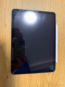 iPad Air M1 (64gb) with Apple keyboard and Stylus - 2