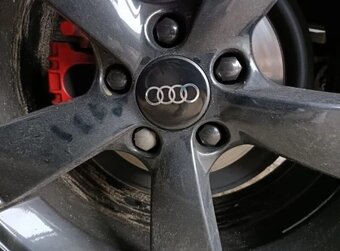 Stredové krytky - pukličky kolies AUDI - 2