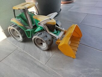 Traktor nakladač zeleny - 2