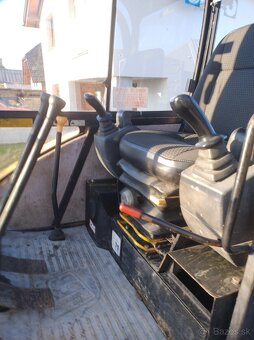 Jcb 8052 - 2
