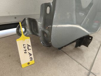 Predný ľavý blatník Audi A4 B7 - 2